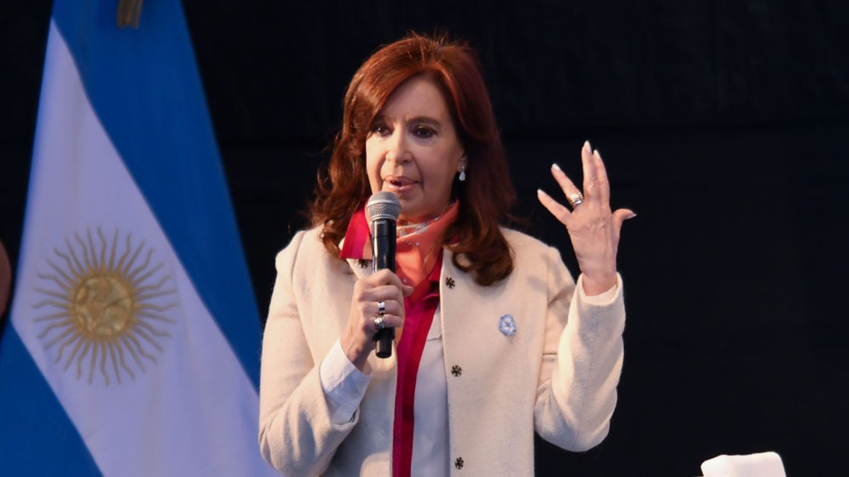 Expresidenta argentina Fernández pide ir a juicio oral por «causa de los cuadernos»