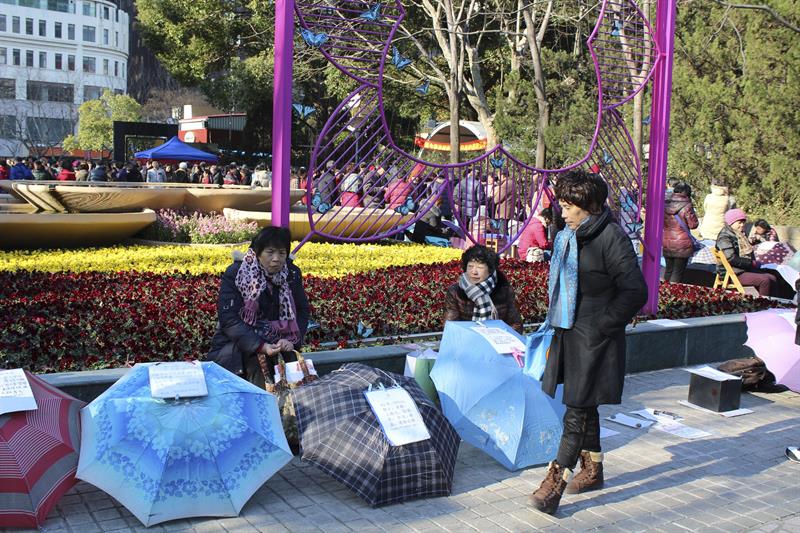 Chinos todavía acuden al «Mercado del Matrimonio» a buscar pareja para sus hijos