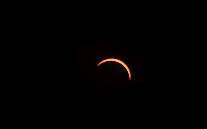 Postales: Así se vio el eclipse desde distintas ciudades de Chile