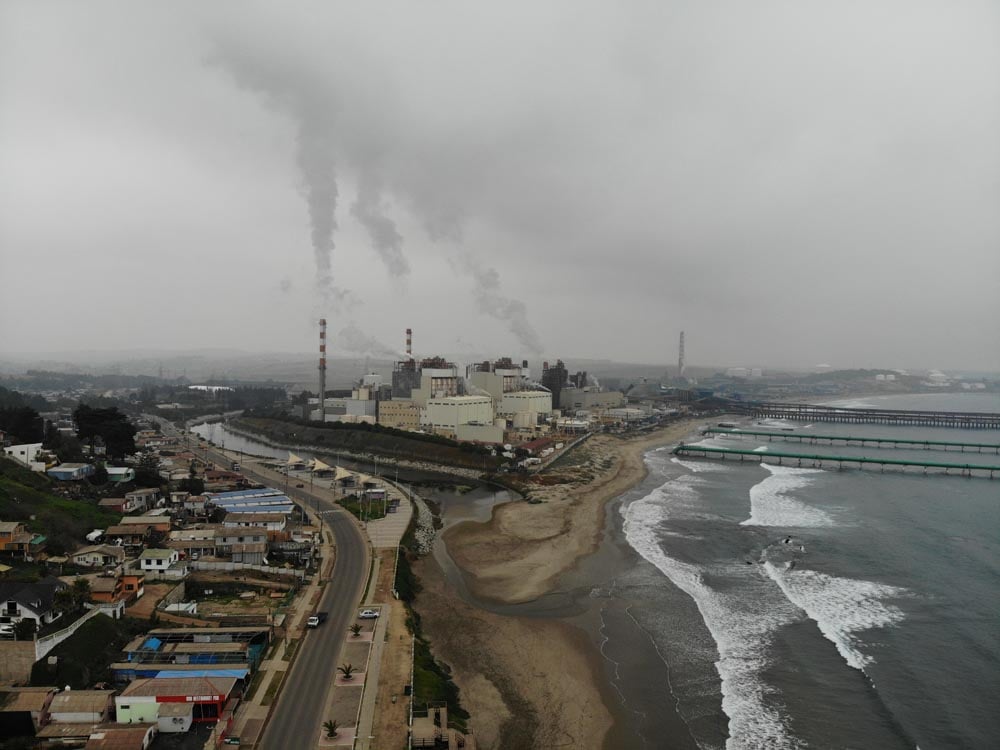 Contaminación en Quintero: Concluyen sumarios contra Enap, Copec y Enex tras intoxicaciones en 2018