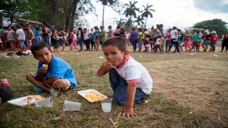 EE. UU. desviará más de 40 millones de dólares de ayuda humanitaria a Honduras y Guatemala para apoyar a Guaidó