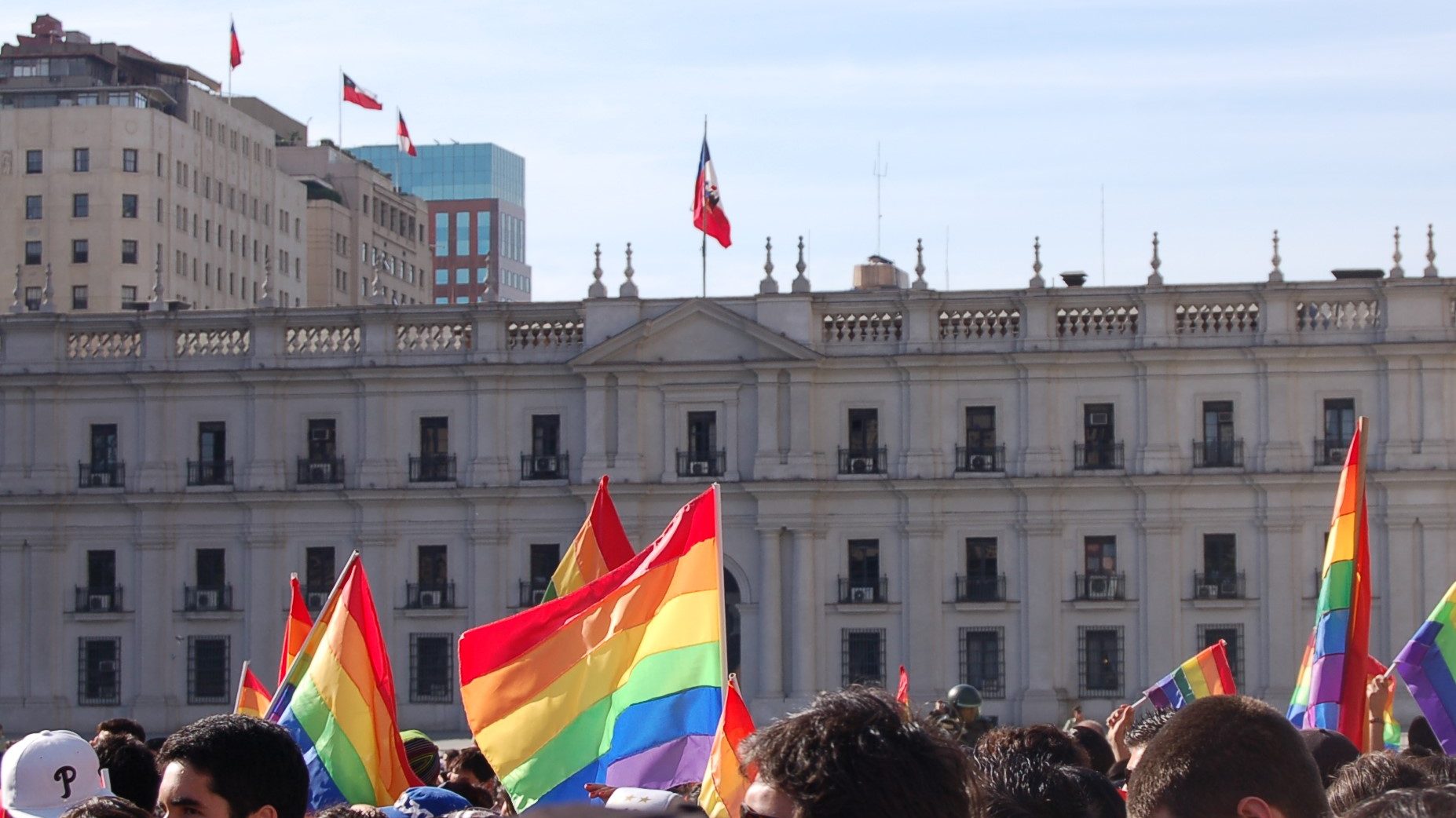 Acusan a diputado socialista de declaraciones y actos homofóbicos