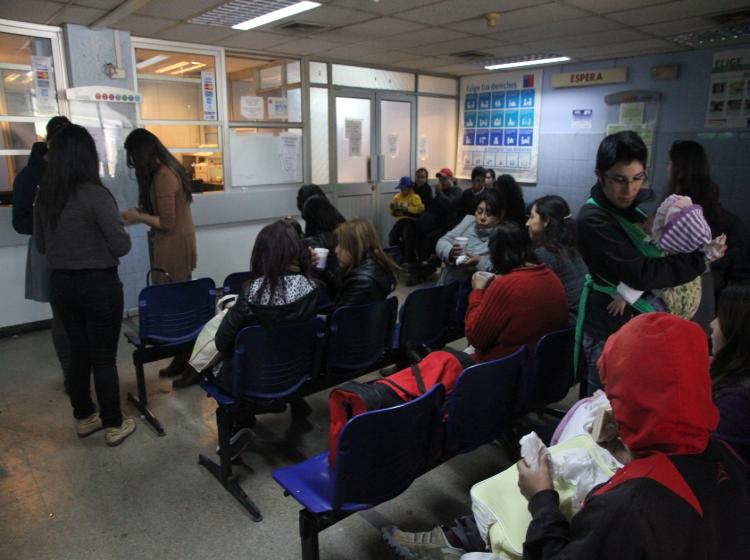 Grave: Enfermera denuncia que Hospital de Concepción excluyó a 52 mil pacientes de listas de espera para «cumplir metas»