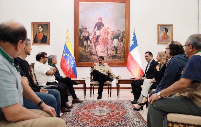 Maduro se reunió con delegación chilena liderada por el senador Alejandro Navarro