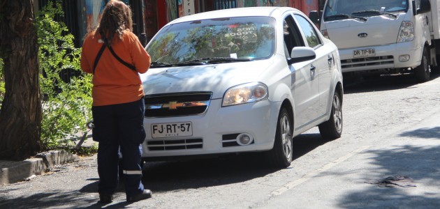 Recoleta: Municipio reitera llamado a automovilistas a no pagar por estacionar en la comuna