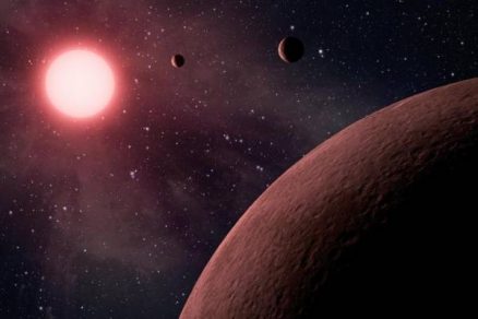 Descubren un  nuevo planeta que orbita cercano a tres soles