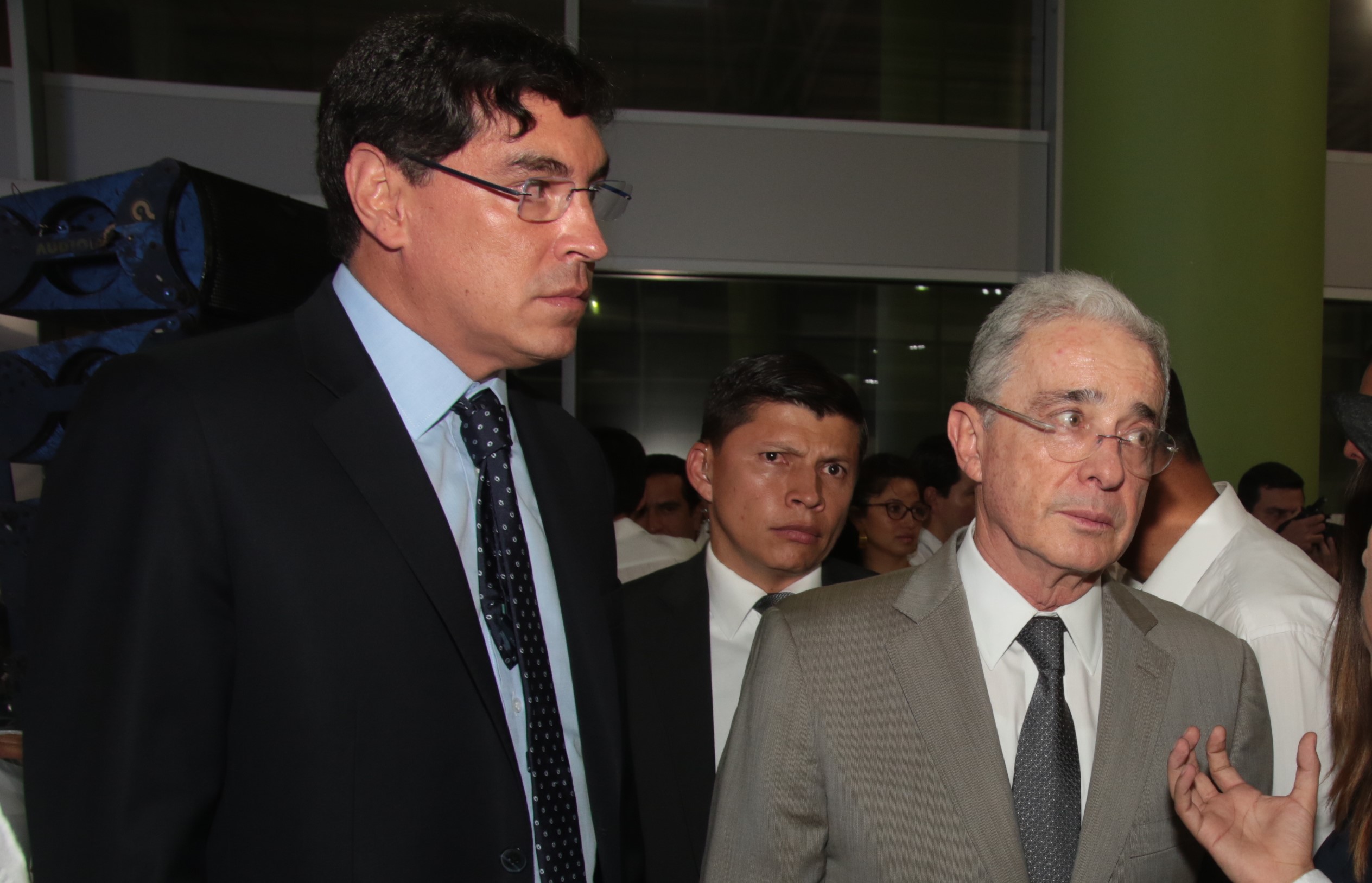 Corte Suprema de Justicia colombiana cita a Uribe a comparecer por presunto soborno y fraude procesal