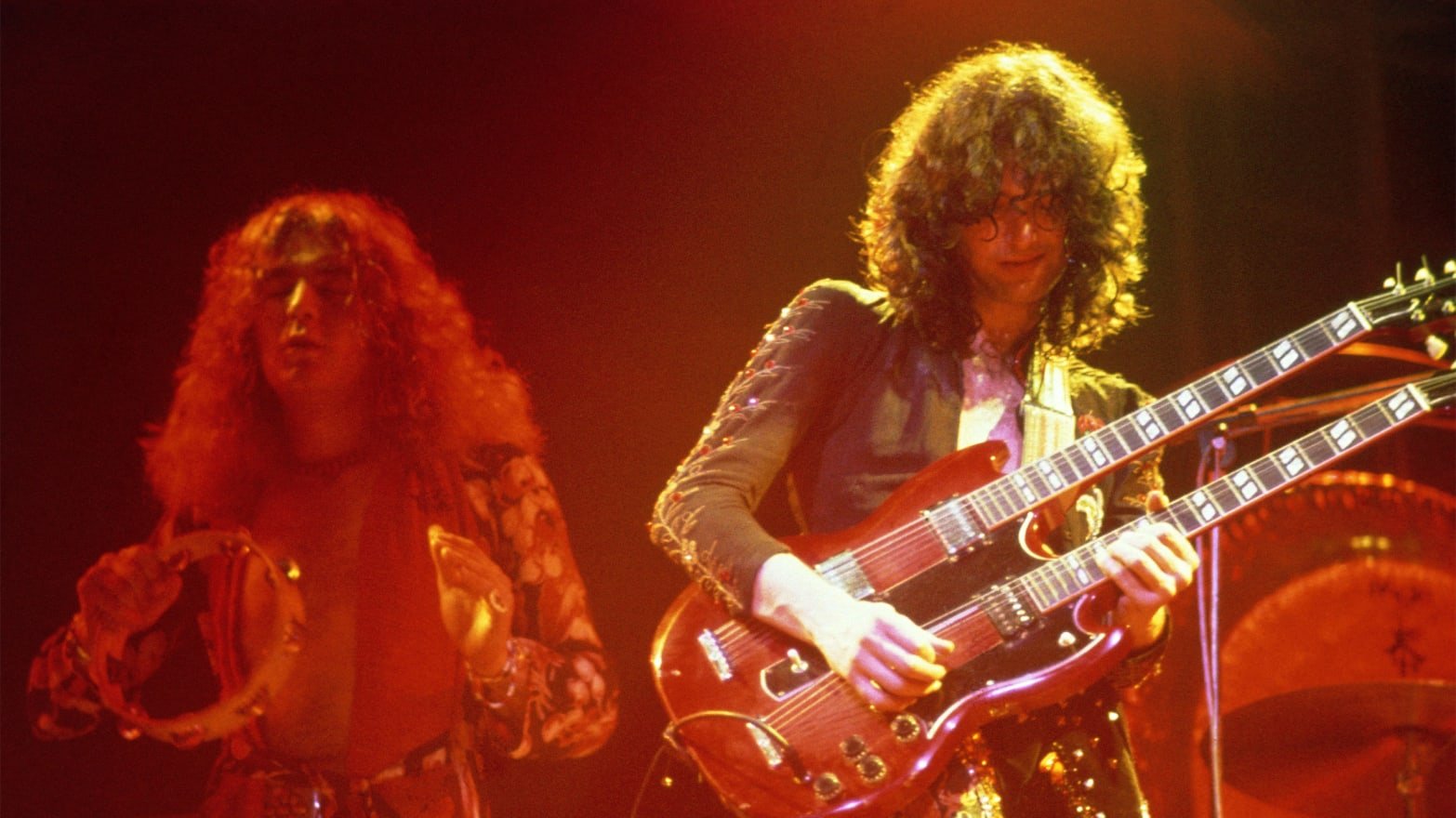 Jimmy Page, el virtuoso guitarrista que impulsó el éxito de Led Zeppelin a punta de plagios Artes