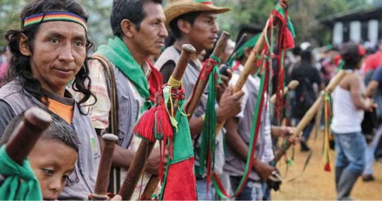 La vida de los pueblos indígenas en Colombia transcurre entre el confinamiento y el desplazamiento