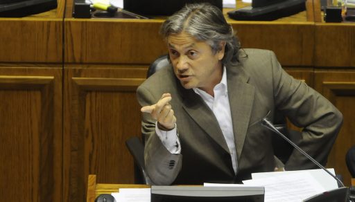 Senador Navarro desmonta doble discurso en DD. HH. de Kast