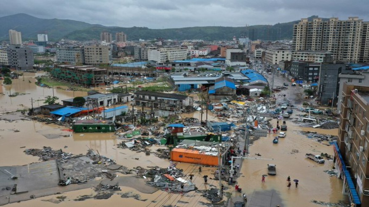 Asciende a 44 fallecidos por el paso del tifón Lekima en China