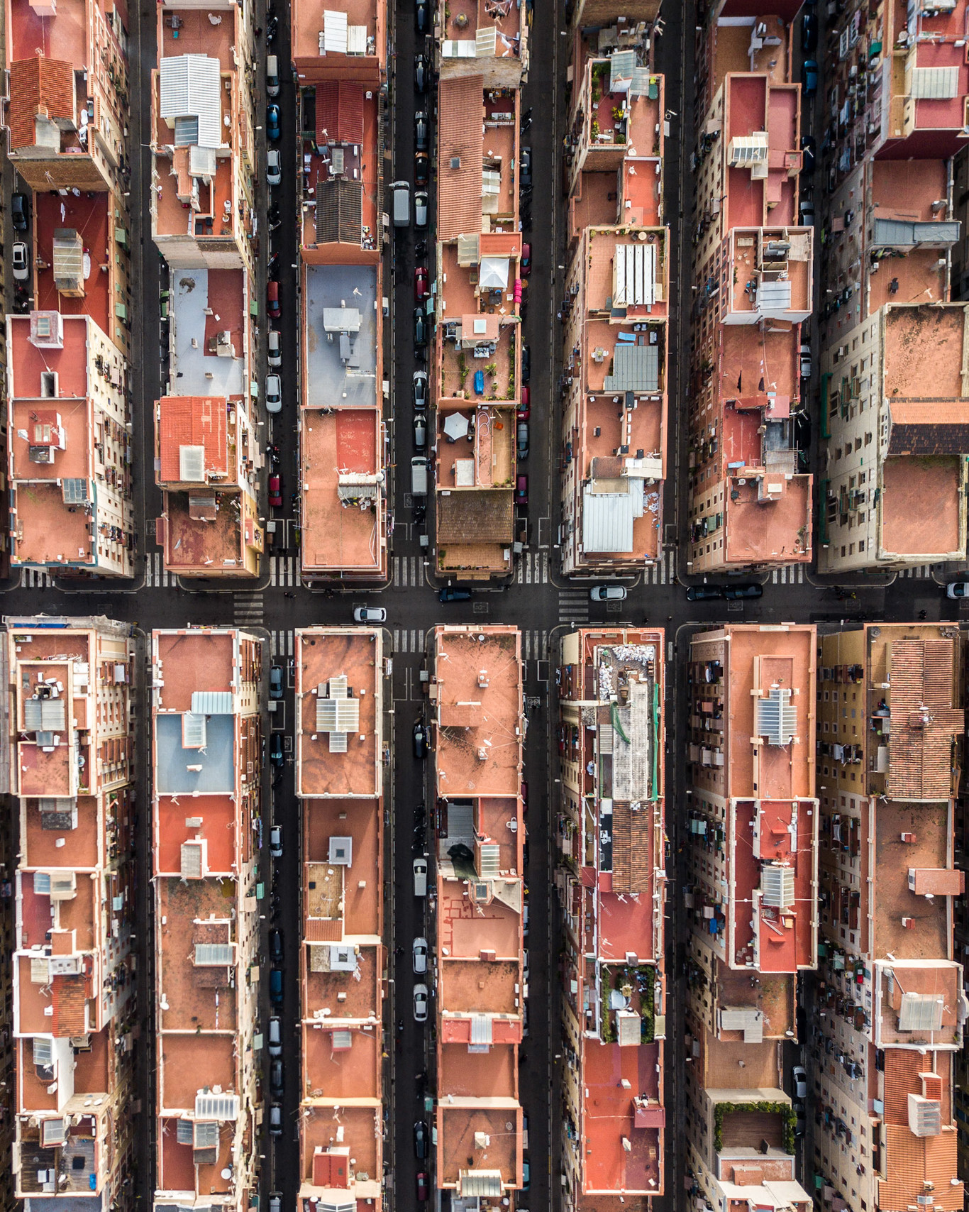 (Imágenes) Fotógrafo húngaro capta con drone impresionantes imágenes de Barcelona