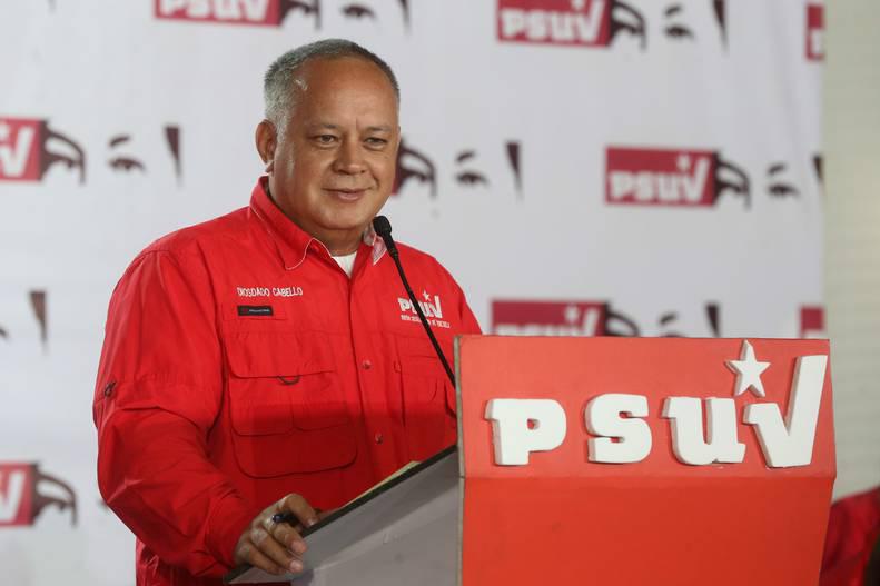 Diosdado Cabello acusa a Colombia de permitir bases paramilitares para atacar Venezuela