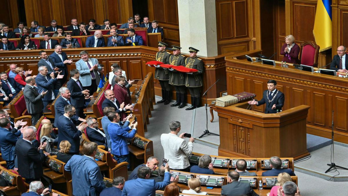 El Parlamento ucraniano aceptó la propuesta del Presidente de disolver la Comisión Electoral