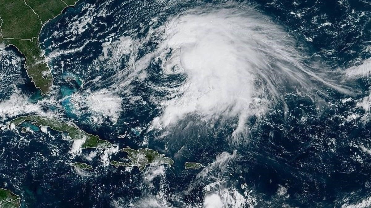 Así se prepara Puerto Rico para la llegada de la tormenta Karen