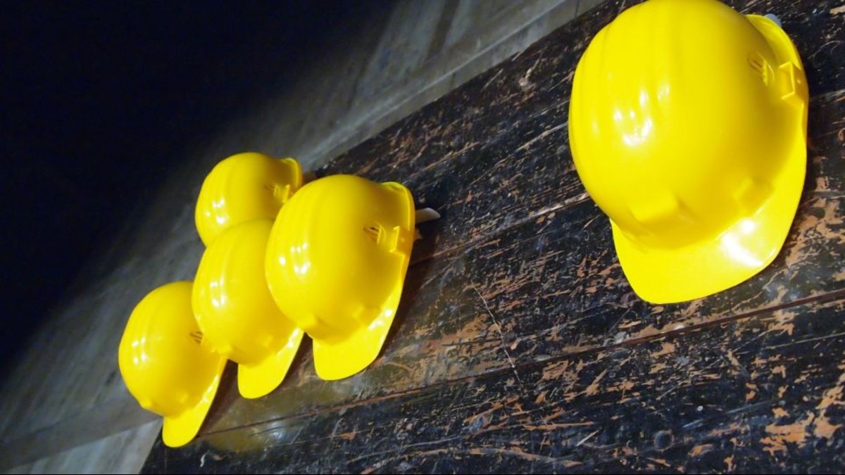 Independentistas catalanes querían llevar cascos amarillos como símbolo de la reconstrucción de la República