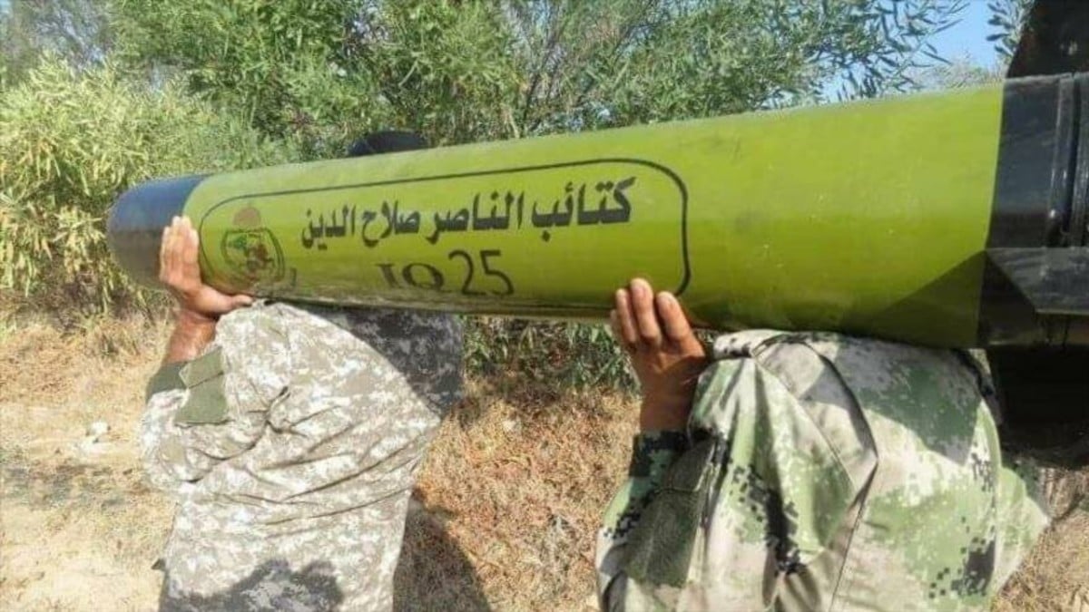 (Fotos) Fuerzas palestinas se arman con un nuevo misil
