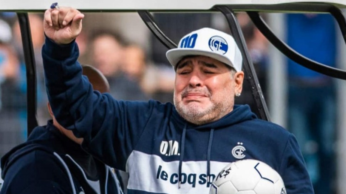 Pierde el equipo de Maradona en su debut como entrenador en Argentina