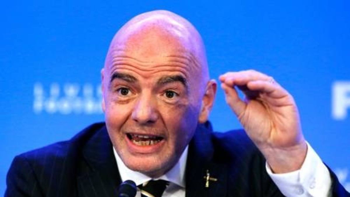 Infantino asegura que coronavirus podría acarrear cambios en el fútbol