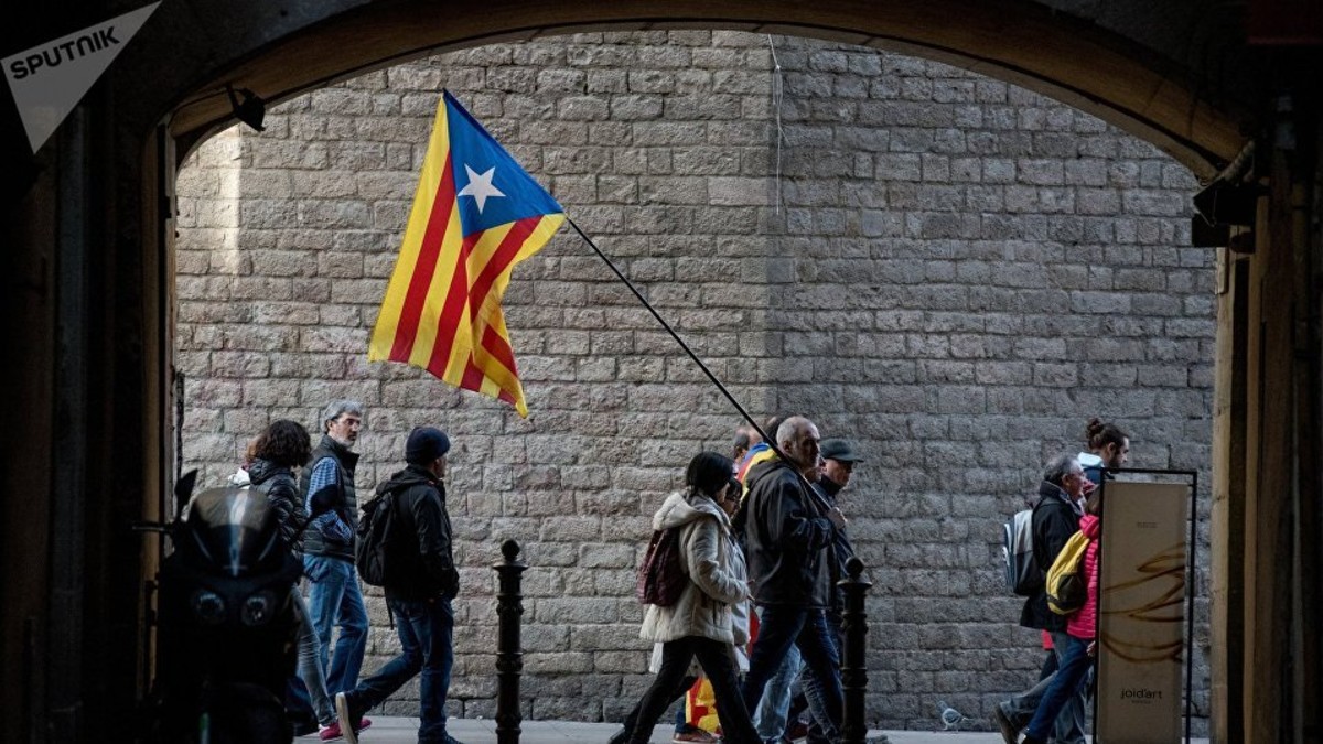 (Vídeo) Guardia española detiene en Cataluña a varias personas implicadas en presuntas acciones con explosivos