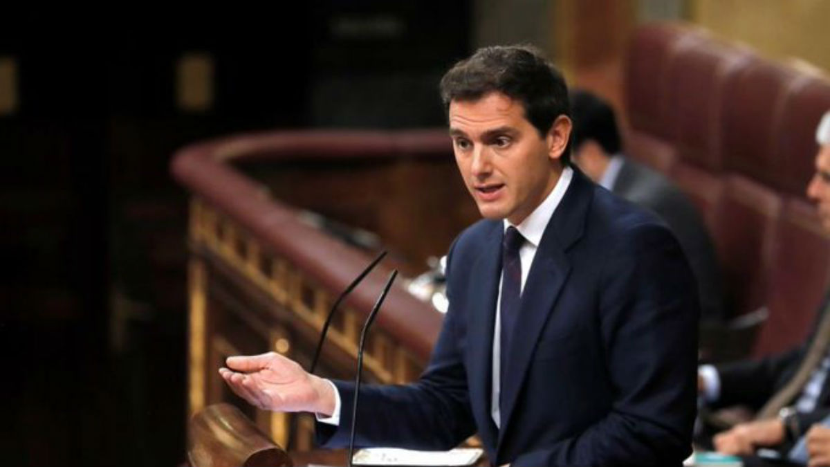 Los liberales españoles plantean abstenerse en la investidura de Pedro Sánchez