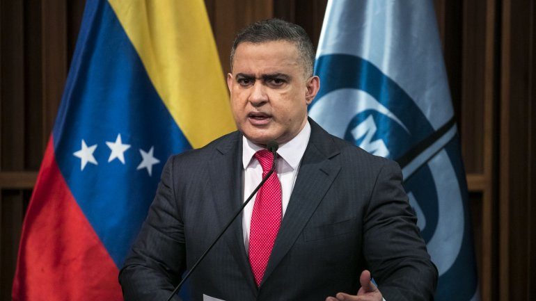 Fiscalía venezolana emite orden de detención contra funcionarios por ayudar a Guaidó a salir a Colombia