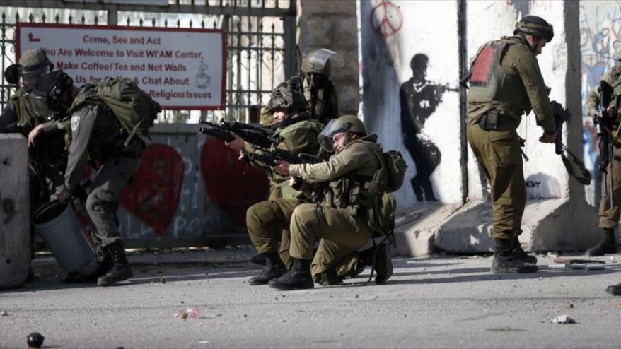 (Vídeo) Mujer palestina muere a manos de soldados israelíes