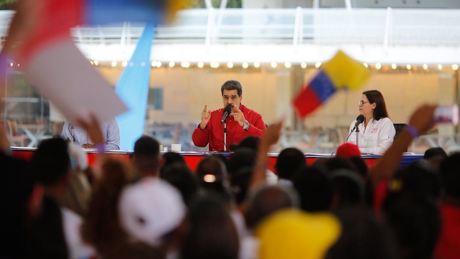 Maduro pide a Fiscalía actuar por «traición a la patria» en entrega de región de Esequibo