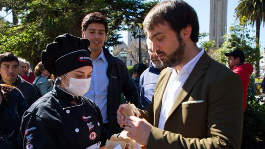Sharp apoya campaña por cambio de nombre de marraqueta a Pan Batido en supermercados de Valparaíso
