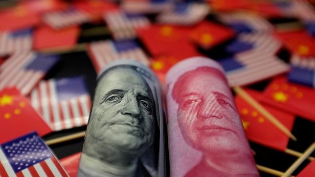 The decline of the United States and China trapped in the debt game
