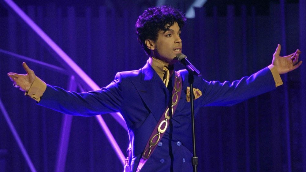 Racismo, música y aristocracia son temas relevantes en la autobiografía de Prince