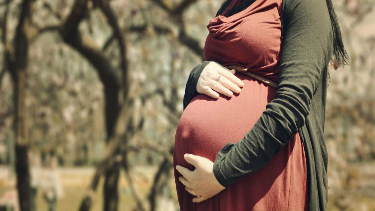 Registran aumento de los contagios de covid-19 en embarazadas en Israel