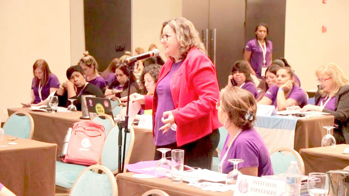 Mujeres sindicalistas discuten problemas en Ciudad de Panamá