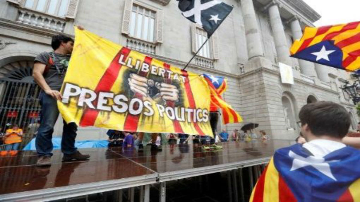 Juez envía a prisión a los siete independentistas catalanes acusados de terrorismo