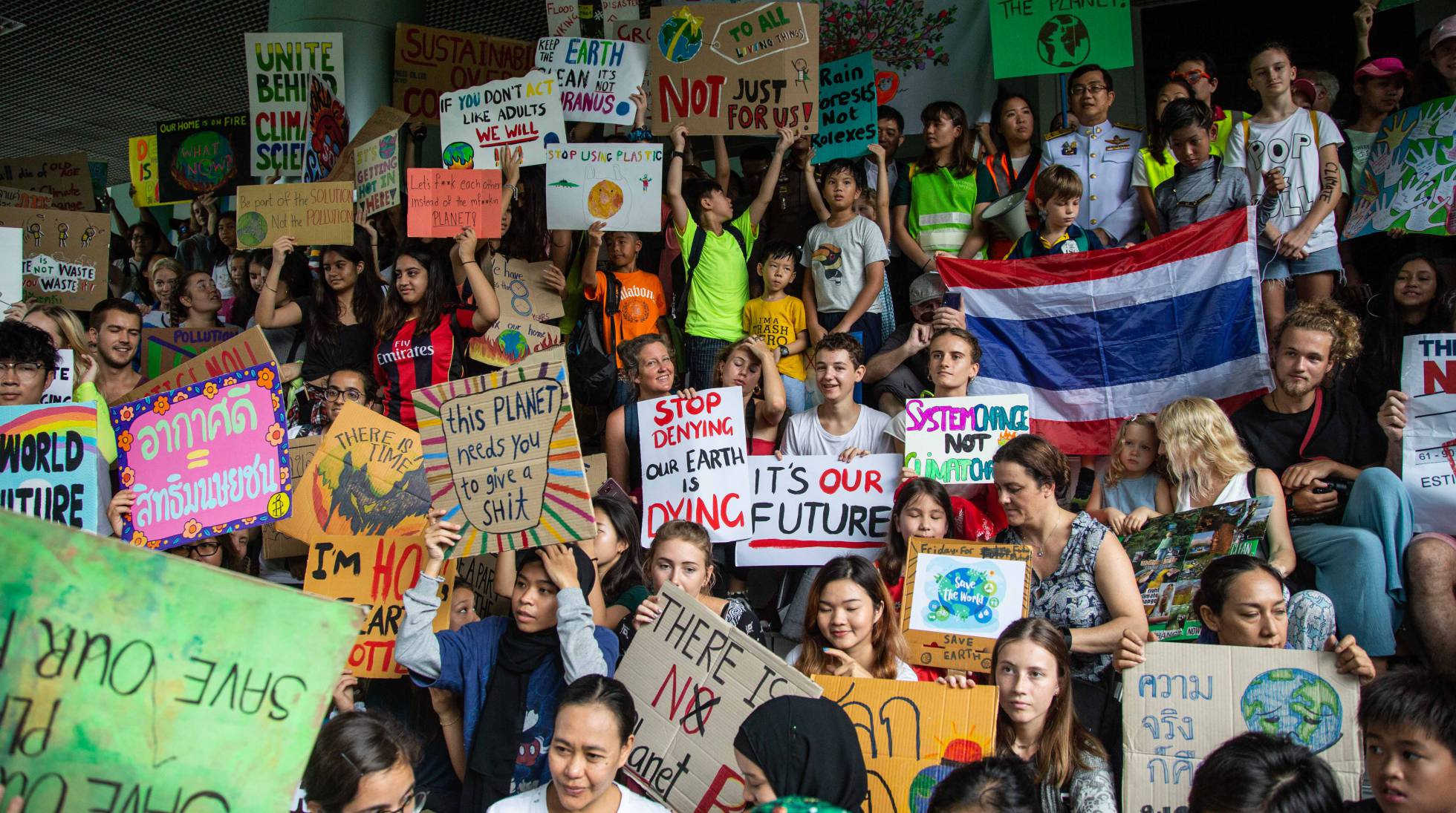 Perdieron la paciencia: millones de jóvenes exigen acciones contra el calentamiento global