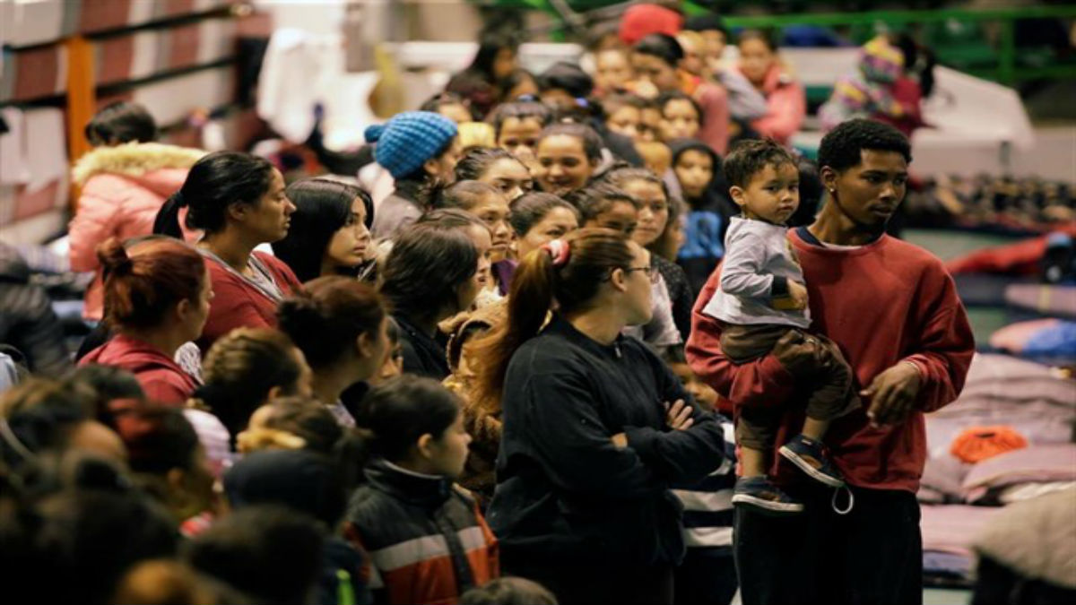 ¡Nueva regla!: podrían negar la residencia a migrantes que reciban servicios sociales en EE. UU.