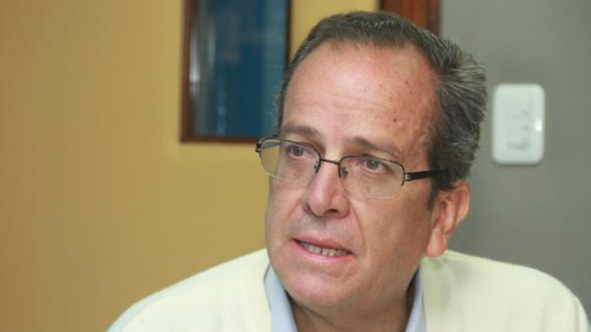 Economista Alberto Acosta : «El FMI nunca ayudó a resolver los problemas»