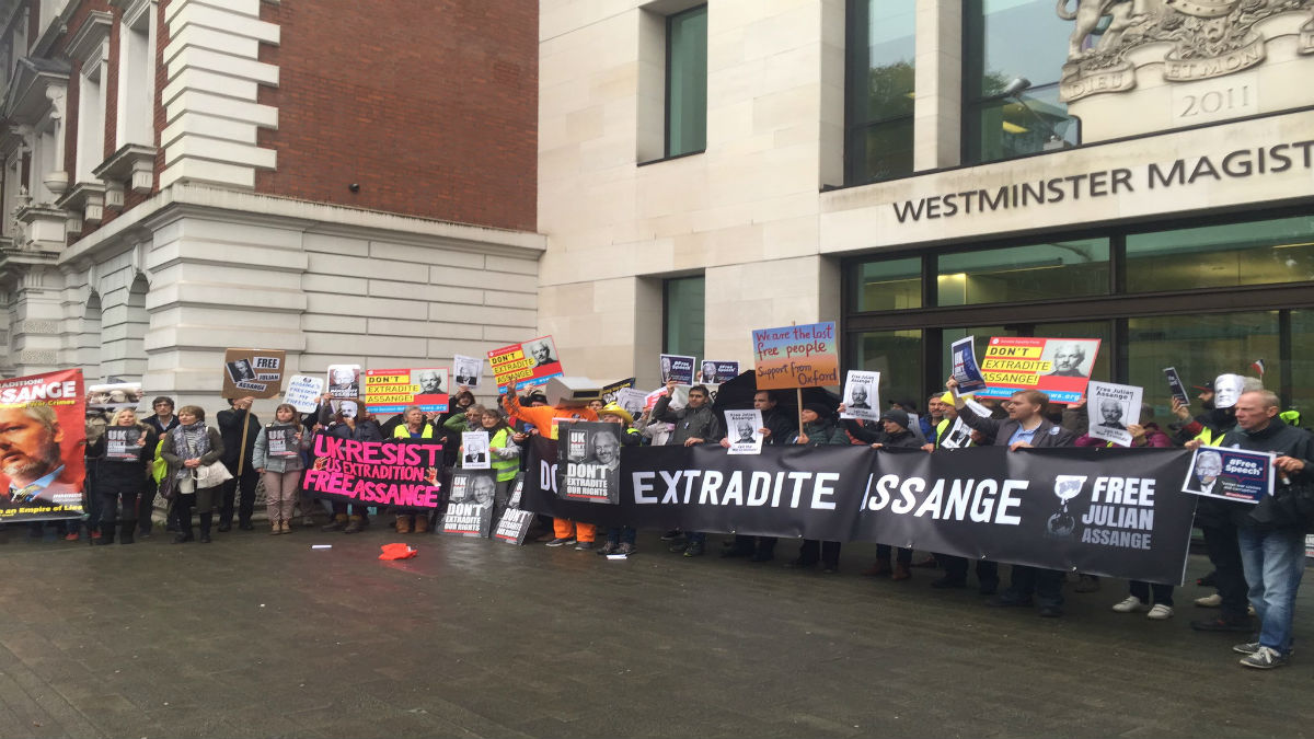 Corte de Westminster negó aplazar el juicio de extradición de Assange a EE.UU.