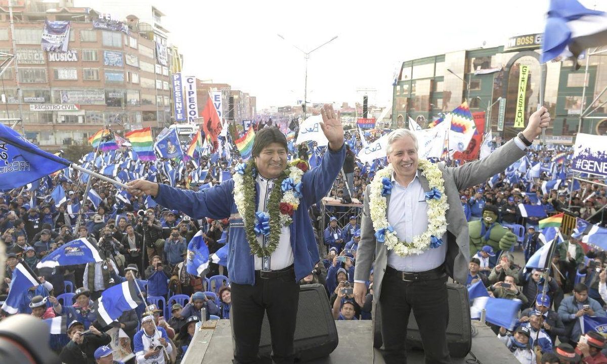 Evo Morales gana la presidencia en primera vuelta, según resultados preliminares