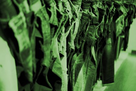 Una compañía busca revolucionar la industria de la moda con jeans “verdes»