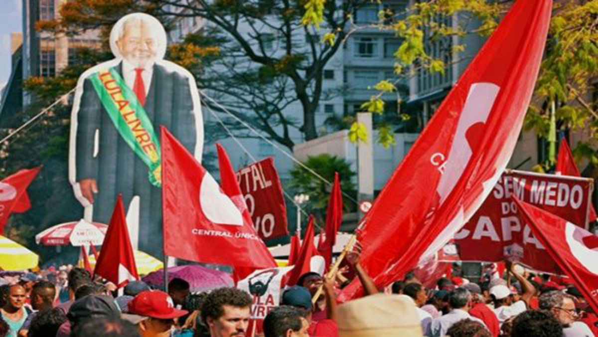 Multitudinaria marcha exigió la libertad de Lula da Silva