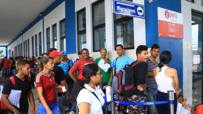 Mano de obra y capital humano de migrantes venezolanos impulsa crecimiento del PIB peruano