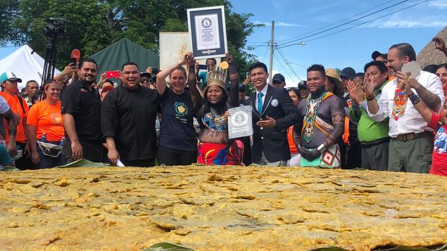 Indígenas panameños lograron récord Guinness al cocinar el patacón más grande del mundo