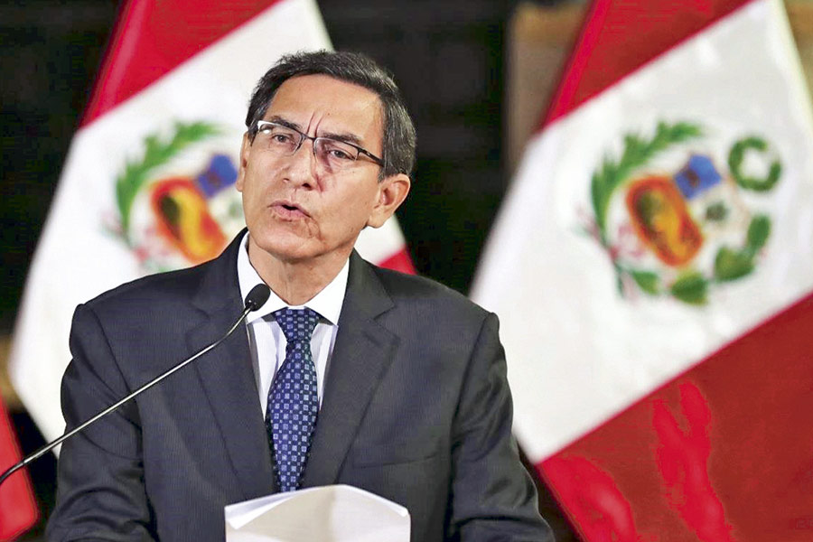 En medio de la crisis política: presidente de Perú juramenta a nuevo Gabinete Ministerial