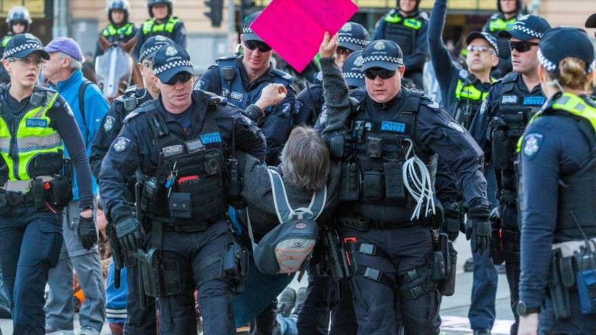 (Fotos) Calentamiento global: Activistas ambientales son detenidos en varias ciudades del mundo