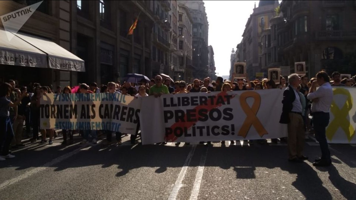 (Fotos y videos) Masivas protestas en Barcelona tras la sentencia del ‘procés’