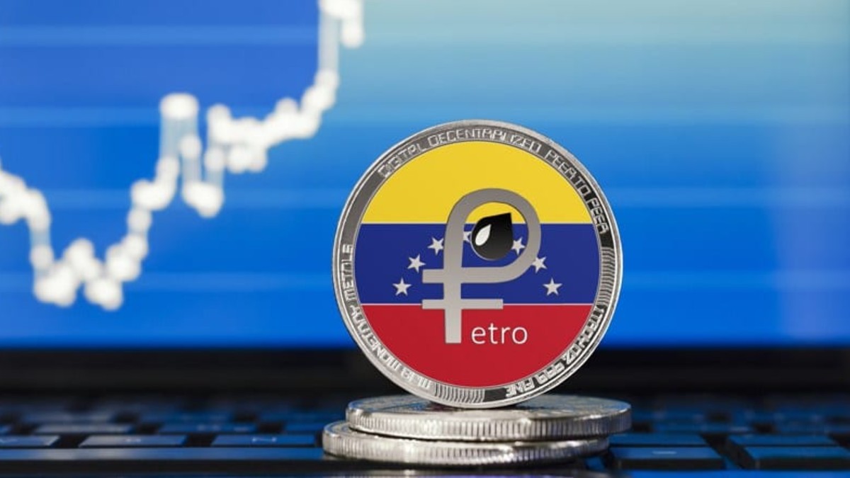 Presidente Maduro aprueba el cambio de Petros en divisas convertibles