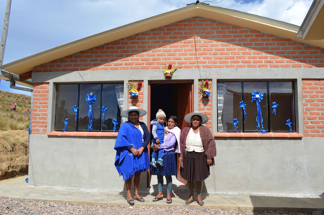 Bolivia creará más viviendas para madres solteras