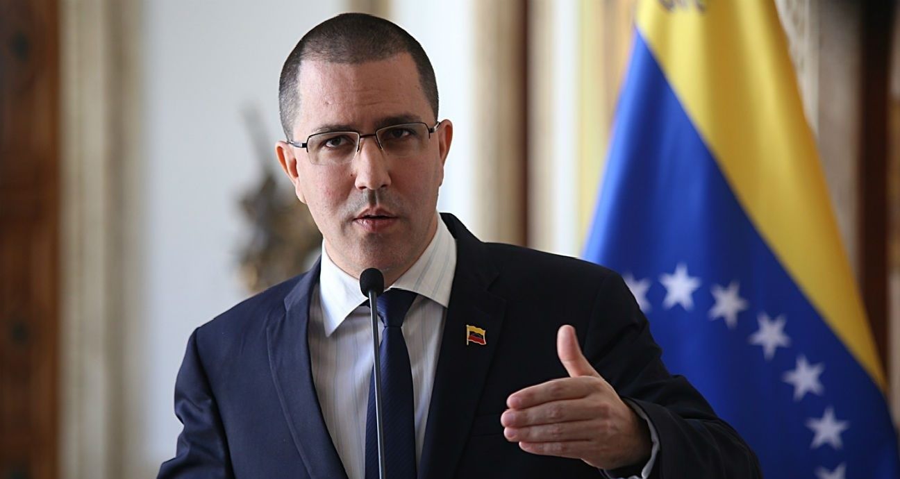 «¿Ahora la culpa es de Maduro?». Arreaza rechaza señalamientos de Colombia por protestas en la nación neogradadina