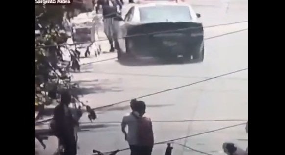 VIDEO: Vehículo de Carabineros acelera y atropella a una persona en Lampa